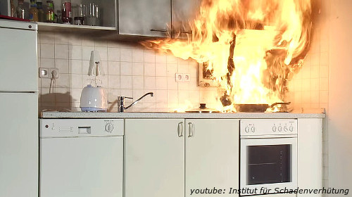 Küchenblock brennt ...